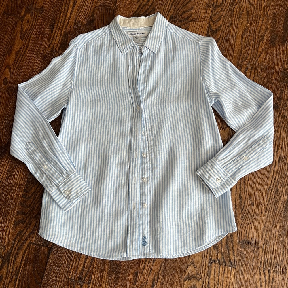 Tommy Bahama blouse. Excellent condition XS